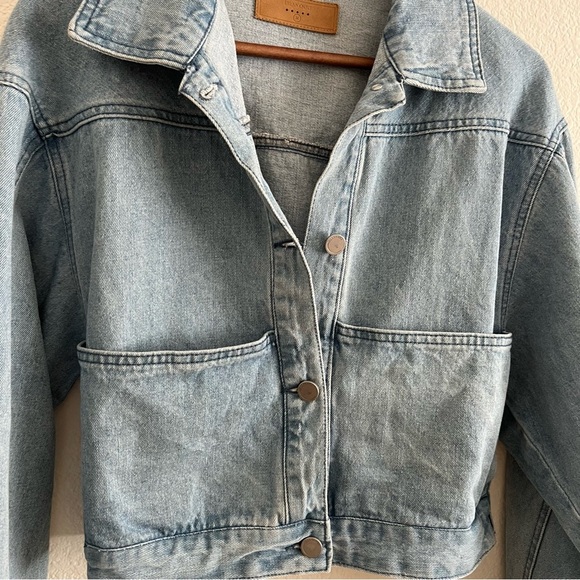 Blank NYC Cropped Demin Trucker Jacket Elastic Waist  M - Picture 2 of 10